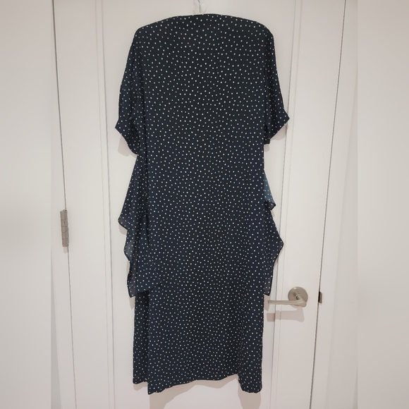 Frontrow - Picture 3 of 6